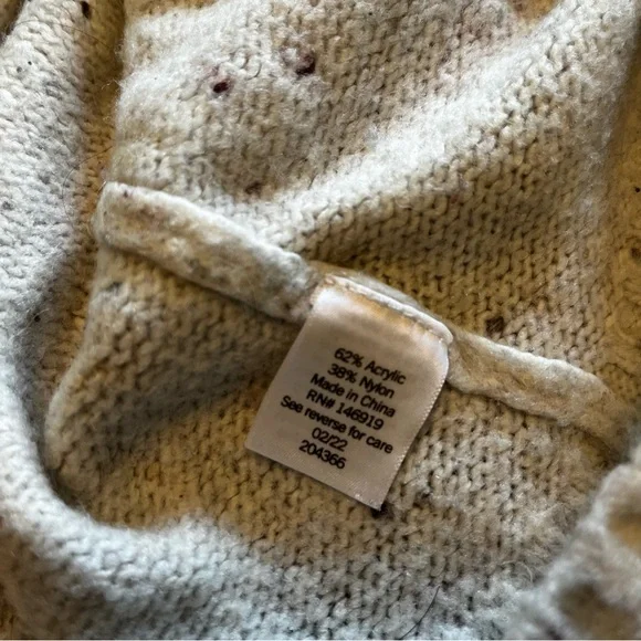 🌟Croft and barrow cream and textured sweater. Size large - Picture 8 of 8